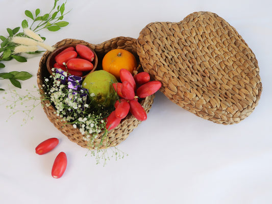 Heart-Shaped Woven Basket – Eco-Friendly Gift Box & Boho Wedding Decor