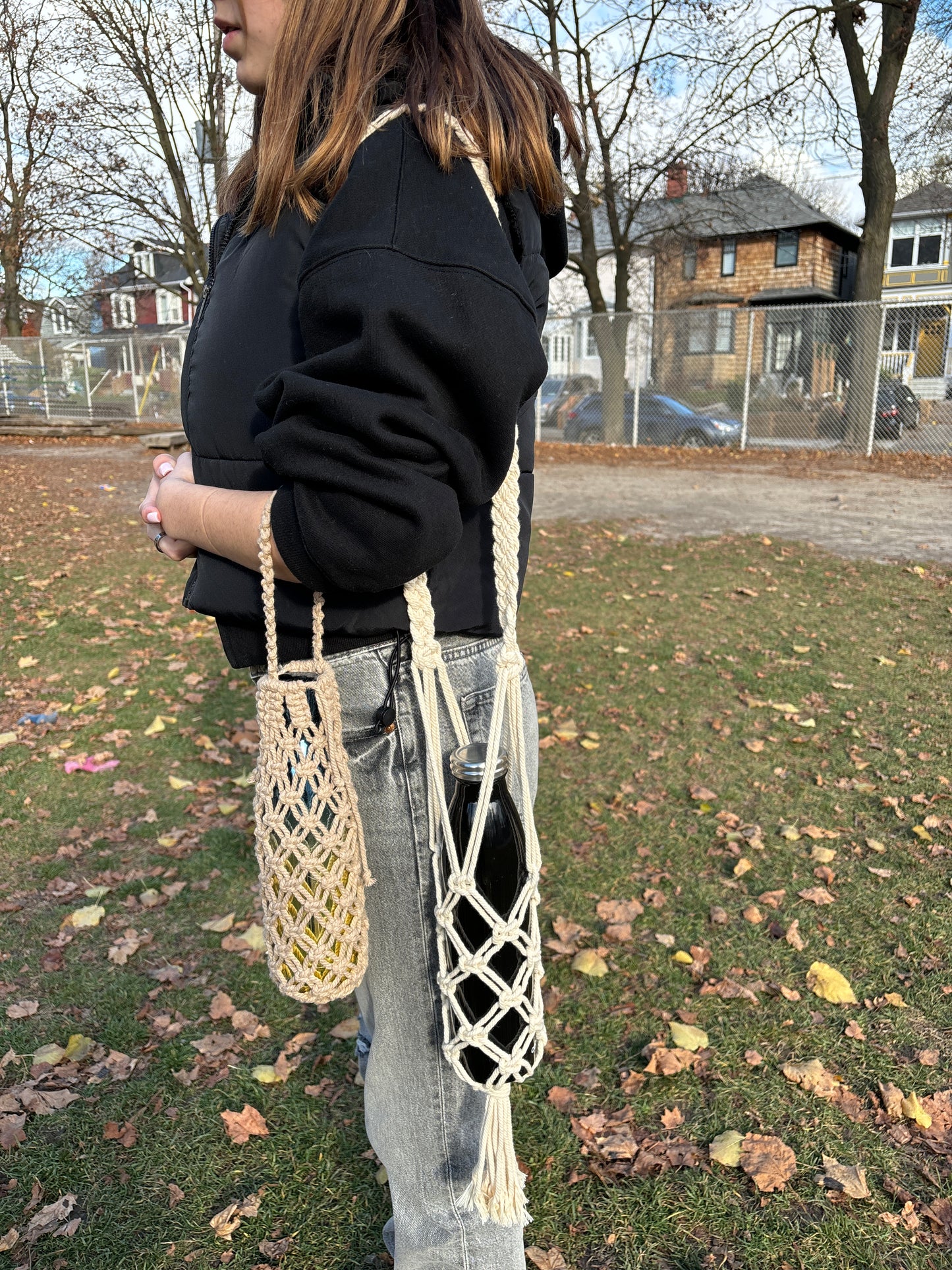 Eco-Friendly Macramé Water Bottle Holder – Boho Style, Hands-Free Functionality for All Ages