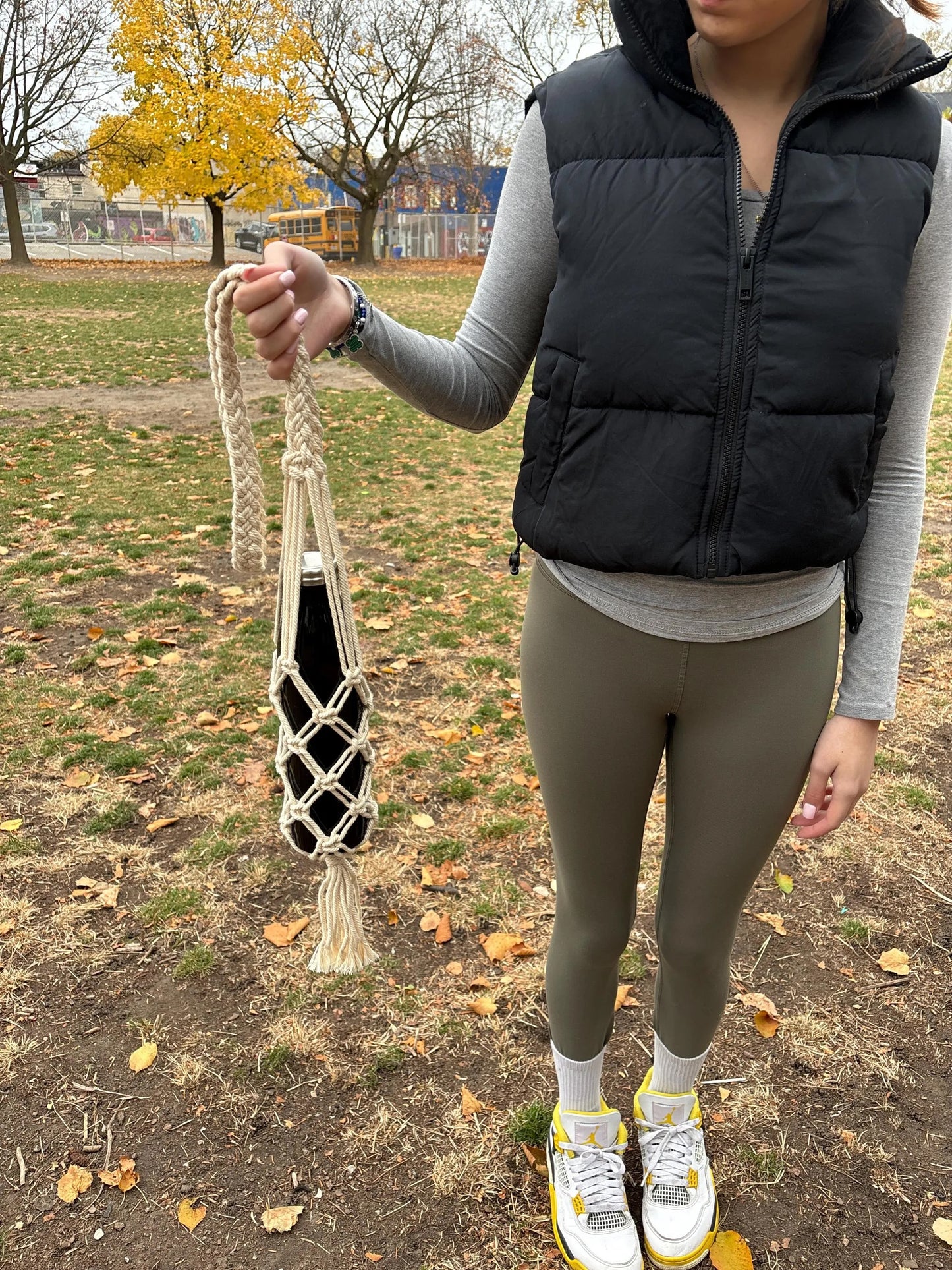 Eco-Friendly Macramé Water Bottle Holder – Boho Style, Hands-Free Functionality for All Ages