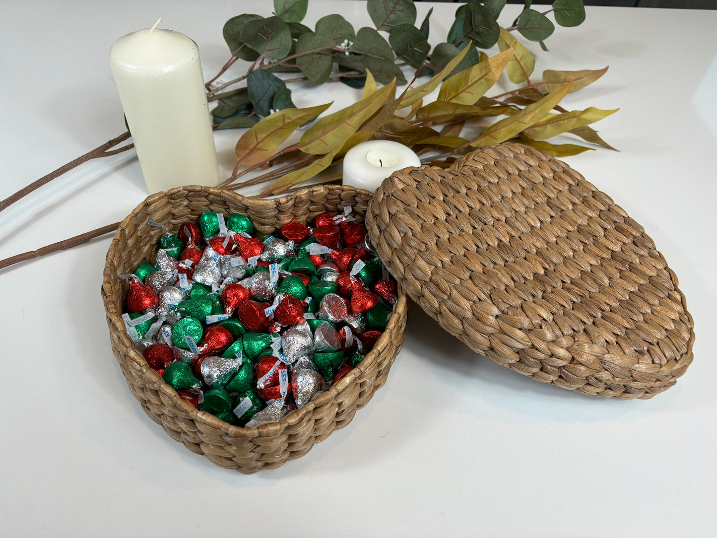 Heart-Shaped Woven Basket – Eco-Friendly Gift Box & Boho Wedding Decor