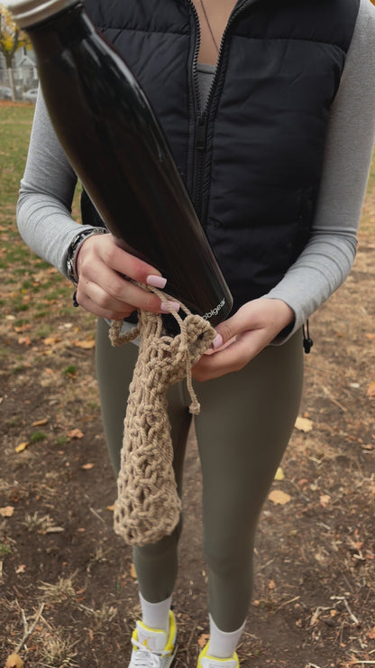 Eco-Friendly Macramé Water Bottle Holder – Boho Style, Hands-Free Functionality for All Ages